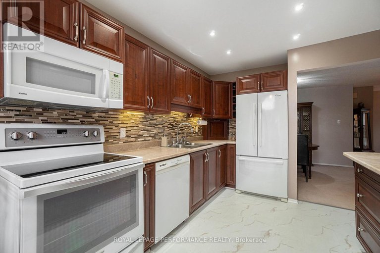 28558570/170-midsummer-terrace/queenswood-heights-south/ottawa/ontario/K1E3V6_2