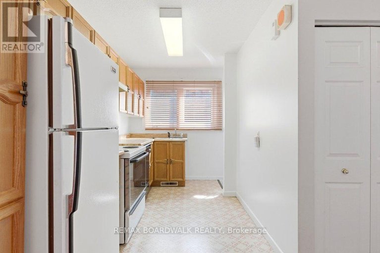 29567574/1274-maitland-avenue/copeland-park/ottawa/ontario/K2C2C6_10