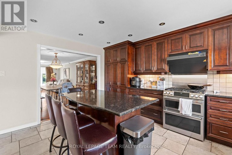 28879068/35-ivylea-street/craig-henrywoodvale/ottawa/ontario/K2G4X1_11
