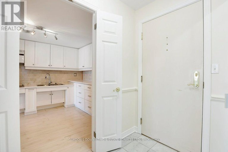 29600796/103-3099-carling-avenue/bayshore/ottawa/ontario/K2H5A6_10