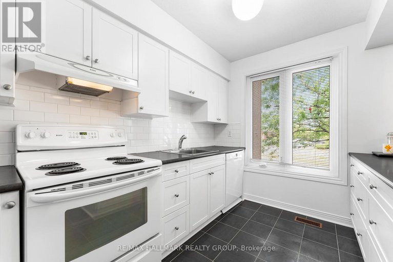 29486310/1916-russell-road/elmvale-acres/ottawa/ontario/K1G1L6_13