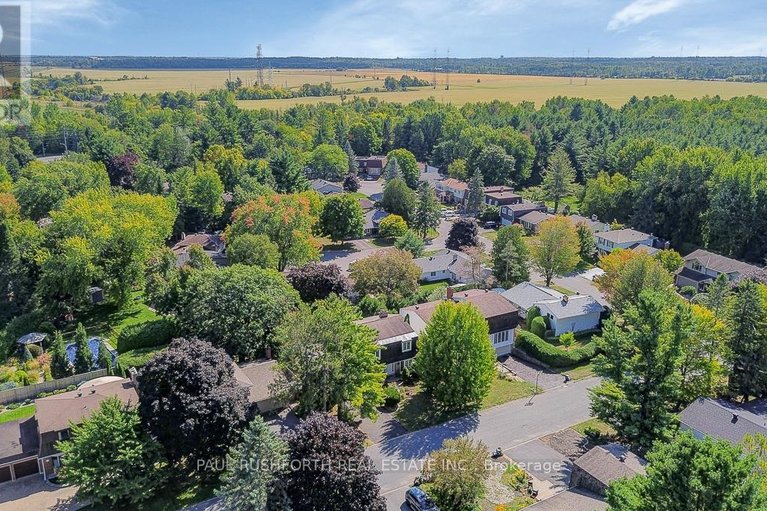 29687415/10-cosburn-avenue/arlington-woods/ottawa/ontario/K2H8A1_39