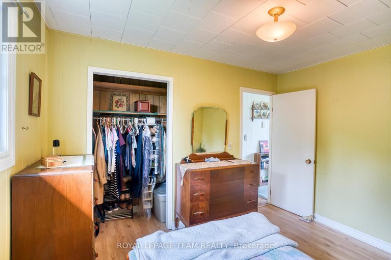 28469840/329-wylie-street/almonte/mississippi-mills/ontario/K0A1A0_25