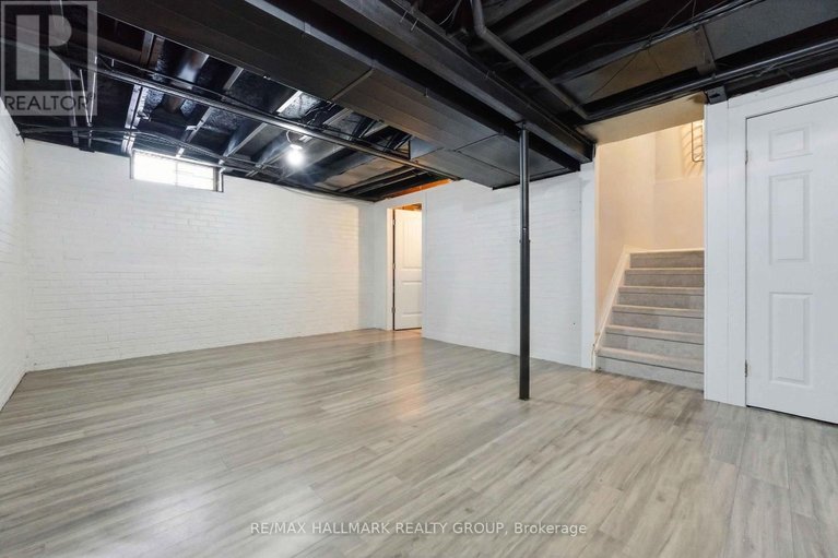 29596241/1091-burgundy-lane/convent-glen/ottawa/ontario/K1C2M9_30