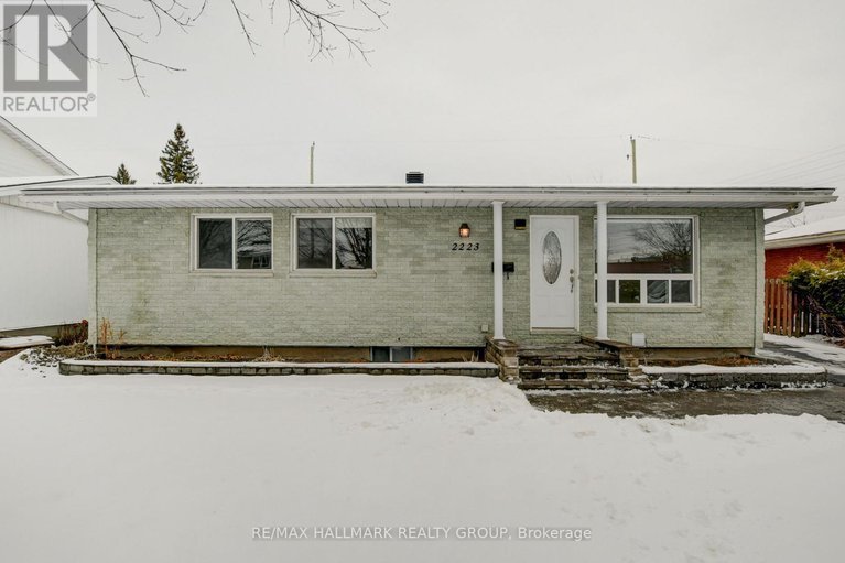 29245536/2223-martha-avenue/hawthorne-meadows/ottawa/ontario/K1G1K8_1