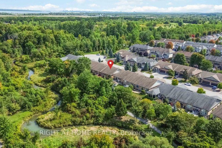28850097/936-burwash-landing-byway/morgans-grantsouth-march/ottawa/ontario/K2W0C8_4