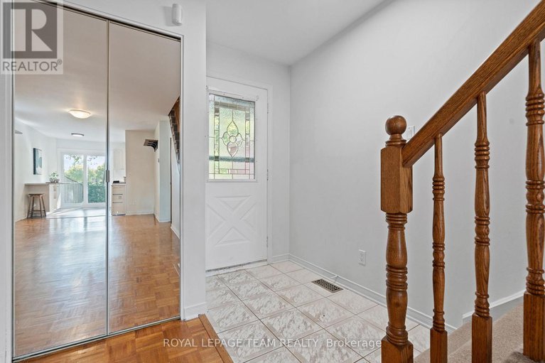 28889224/230-currell-avenue/westborohampton-park/ottawa/ontario/K1Z7J3_3