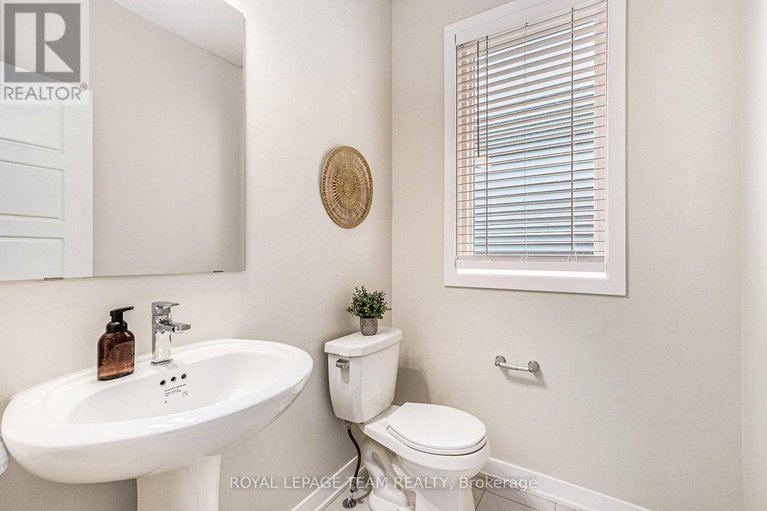 28604782/149-robert-perry-street/north-grenville/ontario/K0G1J0_16