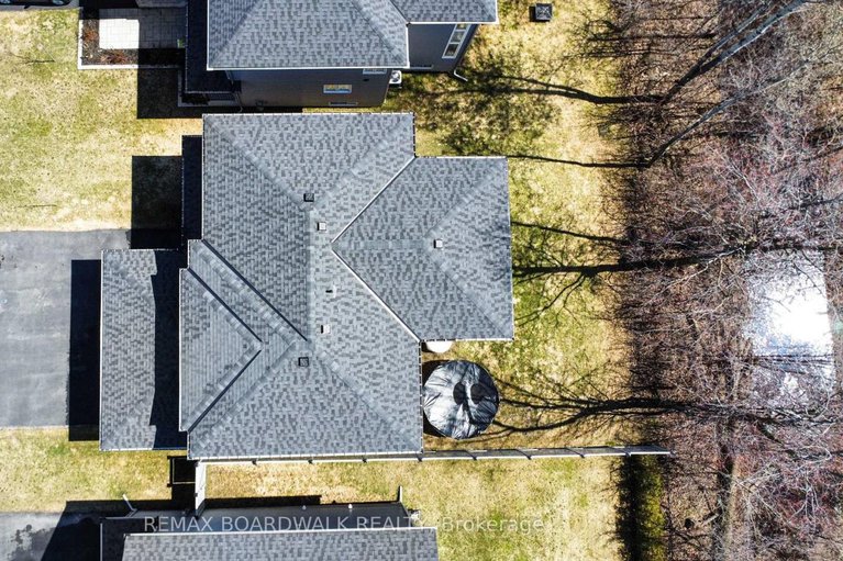 29647826/160-hybrid-street/embrun/russell/ontario/K0A1W0_4