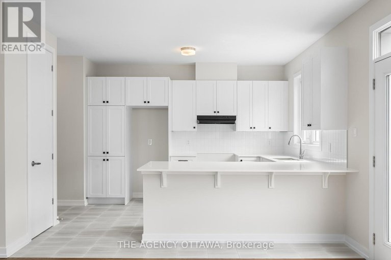 29303464/948-seagrave-lane/btwn-franktown-rd-fallowfield-rd/ottawa/ontario/K0A2Z0_11