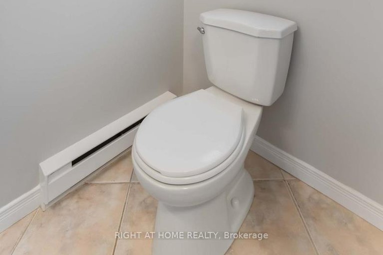 29240371/25b-bertona-street/craig-henrywoodvale/ottawa/ontario/K2G4G7_15