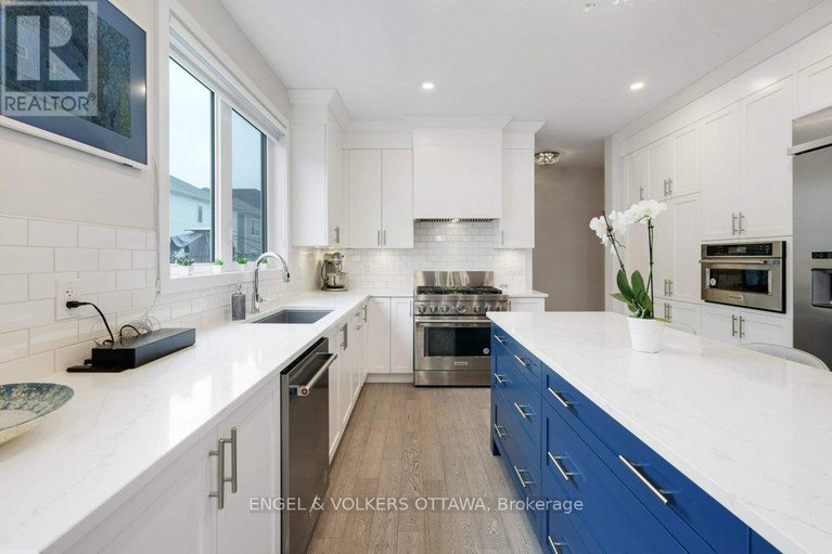 28933678/1010-carden-lane/orleans-village/ottawa/ontario/K1W0N3_18