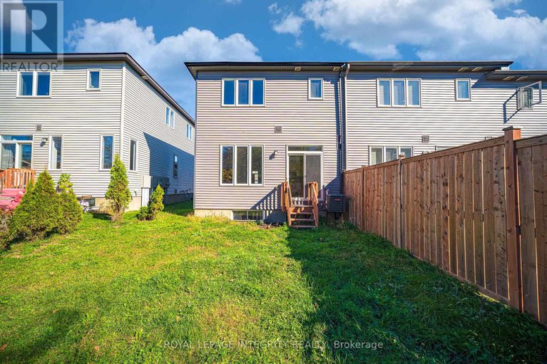 29030967/210-geyser-place/hearts-desire/ottawa/ontario/K2J6P1_35