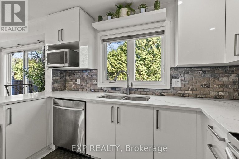 29638664/1582-blohm-drive/hunt-club-park/ottawa/ontario/K1G5K4_12