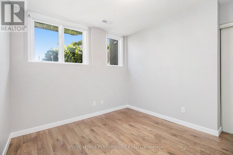 28638176/1673-locksley-lane/beaconwood/ottawa/ontario/K1J1B6_23