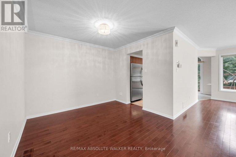 28707835/124-forestcrest-street/chapel-hill/ottawa/ontario/K1C7R3_7