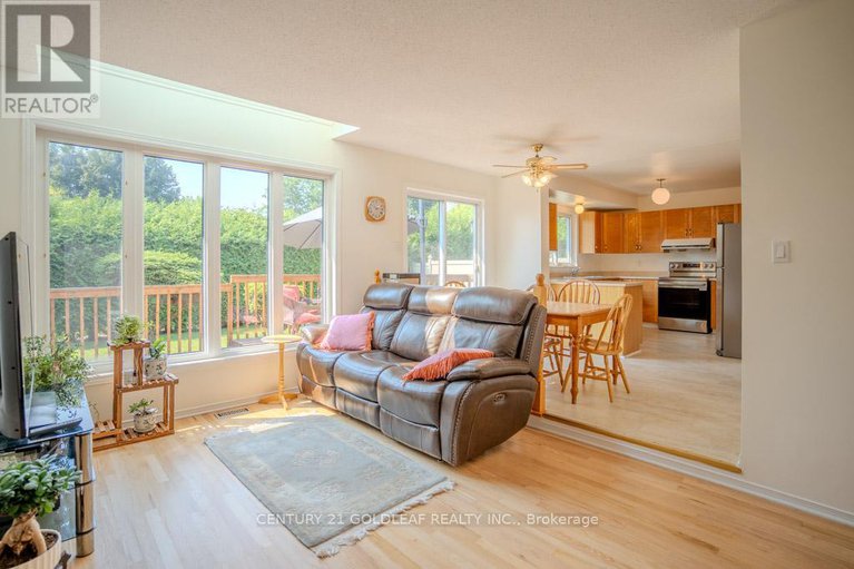 28627502/612-chenier-way/fallingbrookpineridge/ottawa/ontario/K4A1R1_16