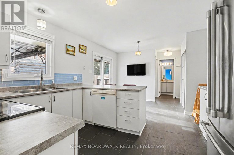 29349073/38-lapointe-boulevard/embrun/russell/ontario/K0A1W0_9