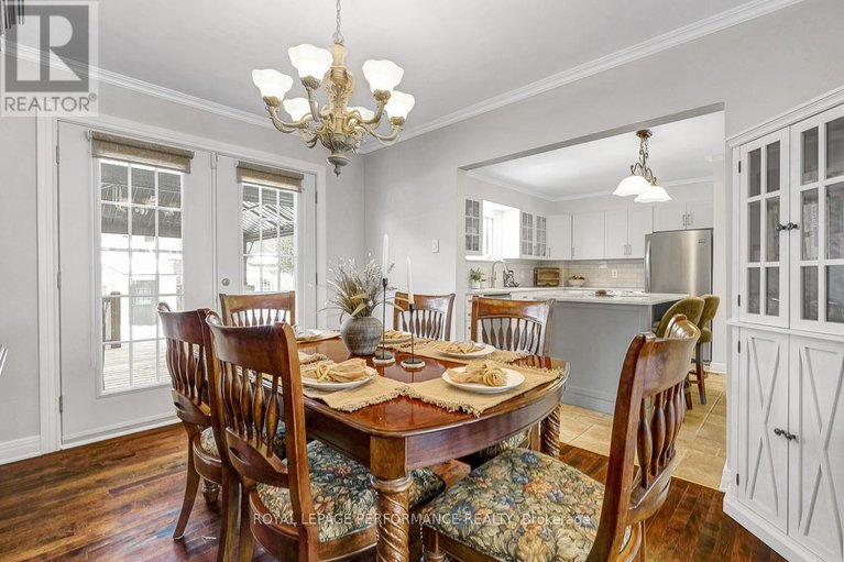 29432301/532-alesther-street/overbrookcastle-heights/ottawa/ontario/K1K1J3_9