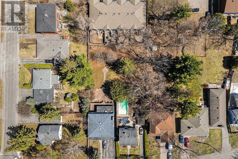 29662789/429-ancaster-avenue-e/woodroffe/ottawa/ontario/K2B5B6_9