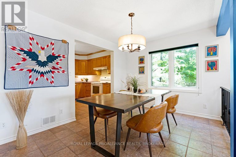 28457440/399-hardwood-ridge/lanark-highlands-dalhousie-twp/lanark-highlands/ontario/K0G1K0_19