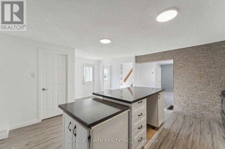 29618052/6958-notre-dame-street/chateauneuf/ottawa/ontario/K1C1H7_12