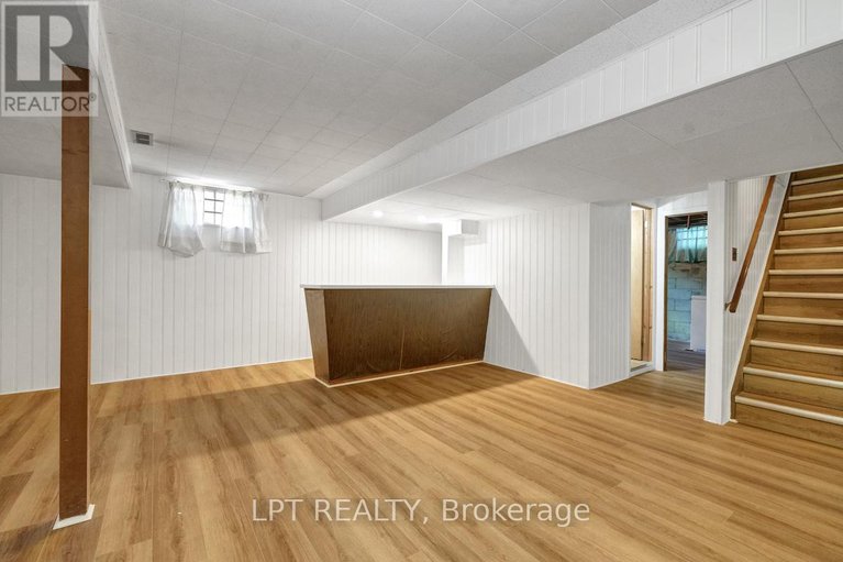28994142/151-oakridge-boulevard/meadowlandscrestview/ottawa/ontario/K2G2V3_36