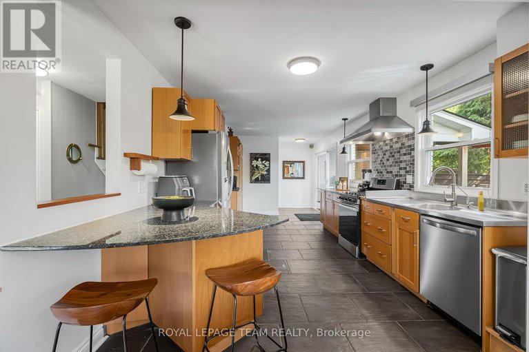 28484495/37-promenade-avenue/pineglencountry-place/ottawa/ontario/K2E5X7_9