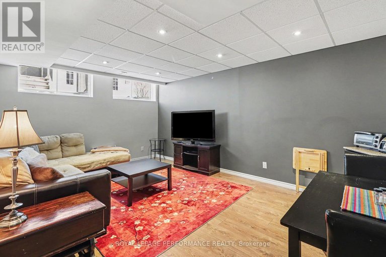 29634644/717-magnolia-street/avalon-west/ottawa/ontario/K4A0Z2_26