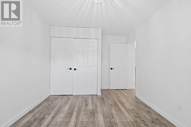 28087558/18-1964-wildflower-drive/queenswood-heights-south/ottawa/ontario/K1E3V4_25