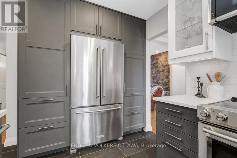 29256001/10-spring-garden-avenue/meadowlandscrestview/ottawa/ontario/K2G3B3_17