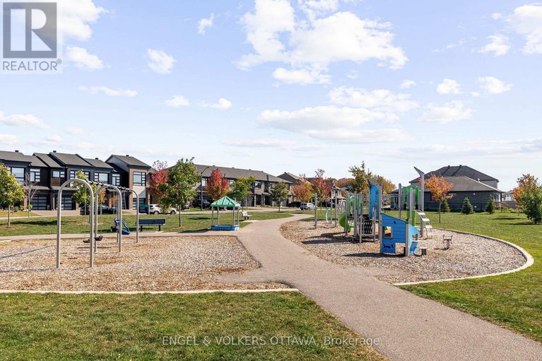 28966378/196-hawkeswood-drive/riverside-southgloucester-glen/ottawa/ontario/K4M0E5_47