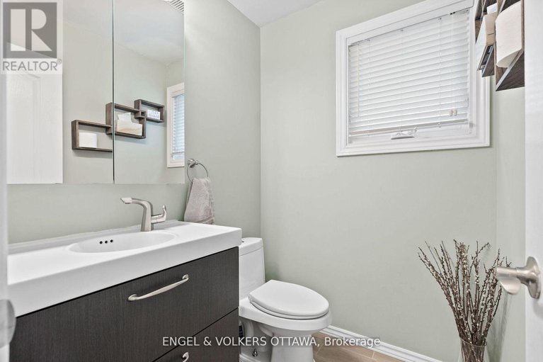 28820211/51-emerald-meadows-drive/emerald-meadowstrailwest/ottawa/ontario/K2M2L5_22