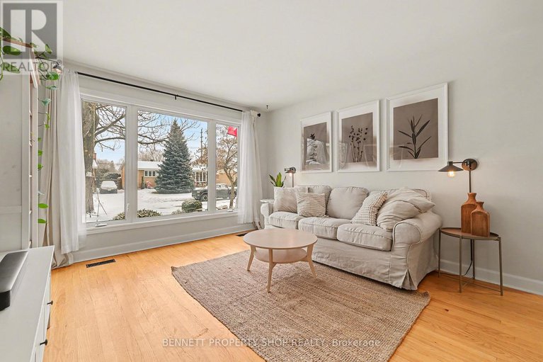 29217145/1206-placid-street/queensway-terrace-southridgeview/ottawa/ontario/K2C3A6_5