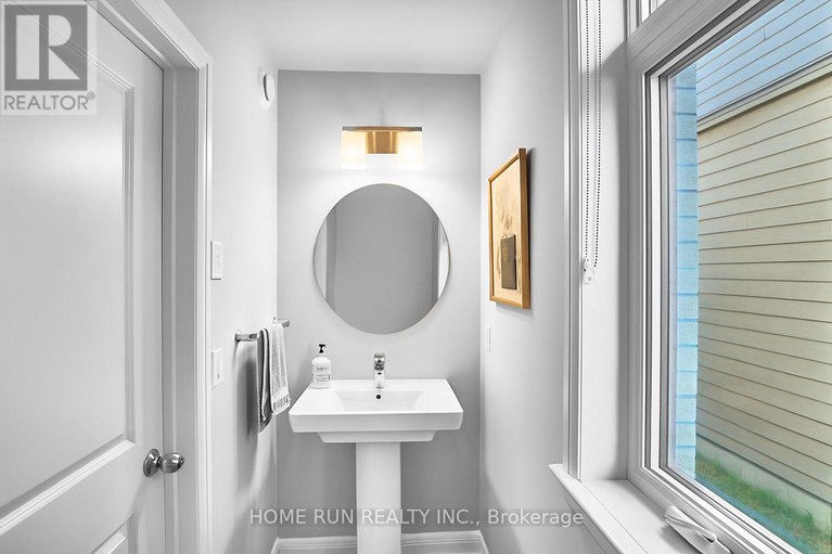 28910385/82-michael-stoqua-street/cfb-rockcliffe-and-area/ottawa/ontario/K1K5A2_21