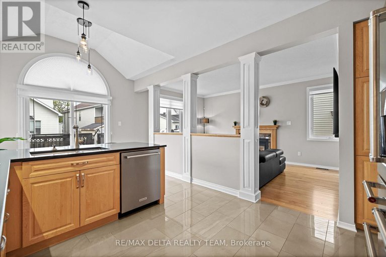 28543683/1591-winterport-way/fallingbrookpineridge/ottawa/ontario/K4A4C2_12