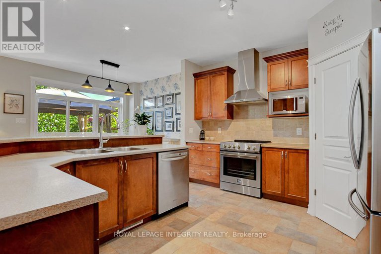 28938708/165-saltspring-private/bridlewood/ottawa/ontario/K2M0B1_16