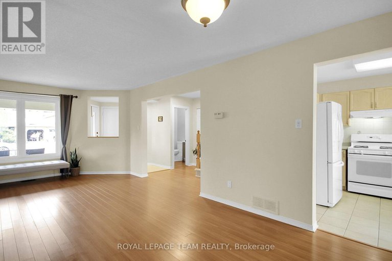 28518237/102-longshire-circle/longfields/ottawa/ontario/K2J4K8_12