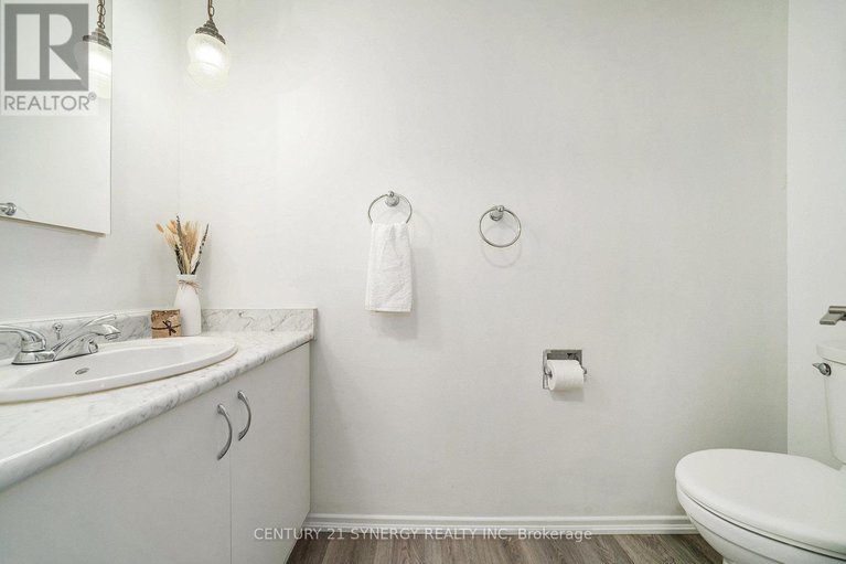 29249718/46-7-glencoe-street/arlington-woods/ottawa/ontario/K2H8S5_12