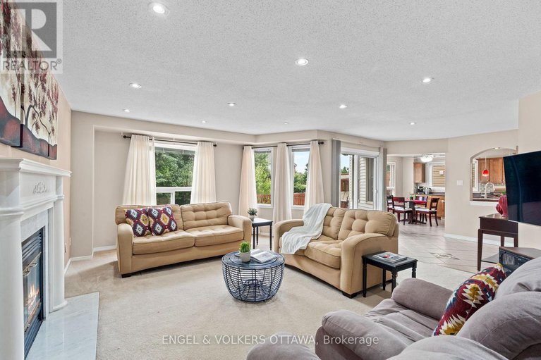 28550043/4-collingwood-crescent/morgans-grantsouth-march/ottawa/ontario/K2K2G6_17