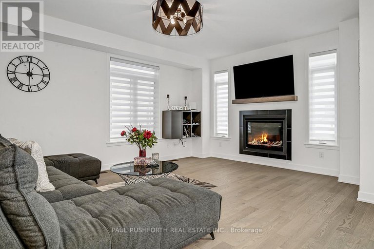 29134887/28-mendoza-way/emerald-meadowstrailwest/ottawa/ontario/K2S2S6_7