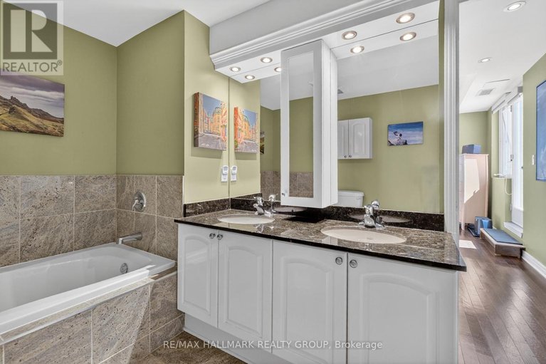 29682835/1401-134-york-street/lower-townbyward-market/ottawa/ontario/K1N1K8_28