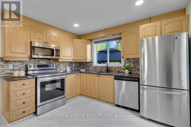 28982327/2-brookhaven-court/leslie-park/ottawa/ontario/K2H9E3_14
