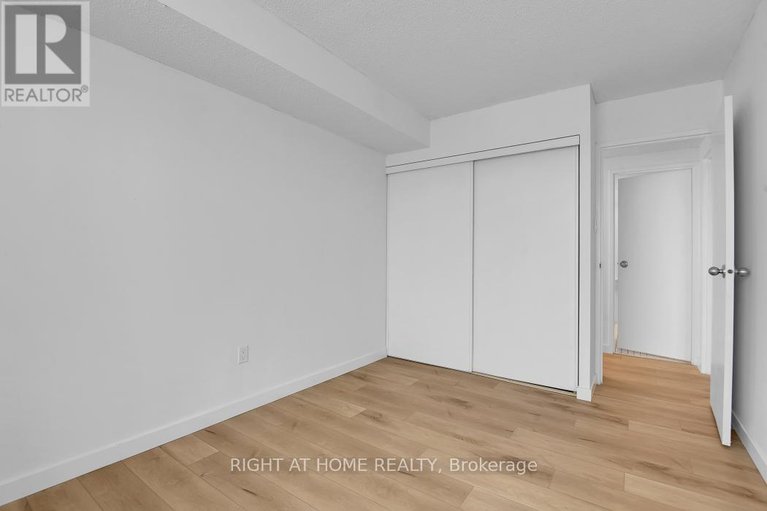 29628512/909-2759-carousel-crescent/emerald-woodssawmill-creek/ottawa/ontario/K1T2N5_29