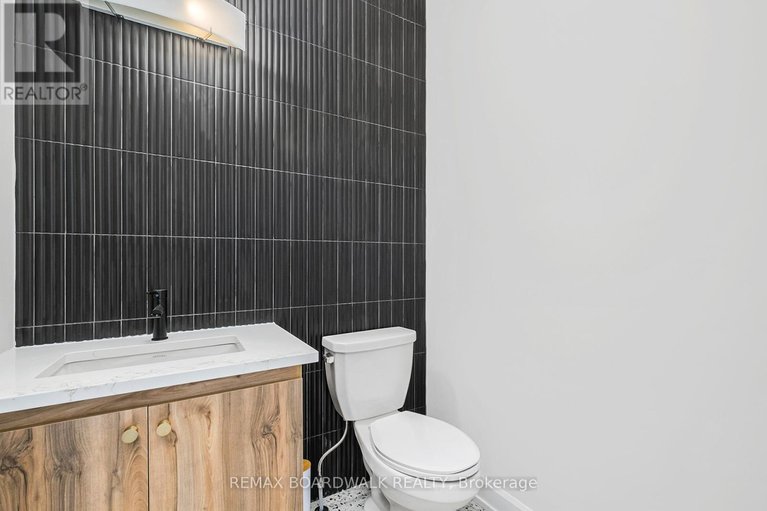 29490951/1035-chablis-crescent/embrun/russell/ontario/K0A1W0_6