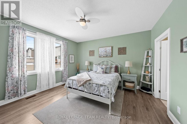 29419268/111-dun-skipper-drive/blossom-parkkemp-parkfindlay-creek/ottawa/ontario/K1X0G1_17