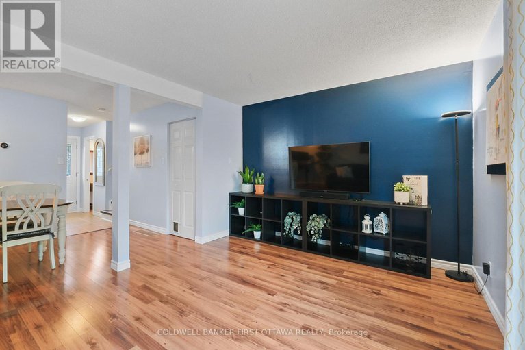 28830015/1351-bakker-court/convent-glen-south/ottawa/ontario/K1C2K5_12
