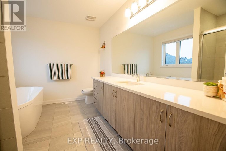 29187659/137-maynooth-court/half-moon-bay/ottawa/ontario/K2J6Y4_14