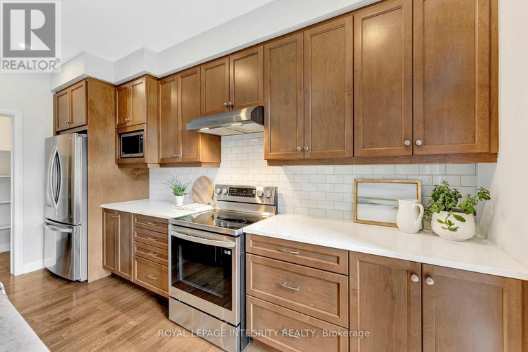 28739043/885-moses-tennisco-street/cfb-rockcliffe-and-area/ottawa/ontario/K1K5A2_27