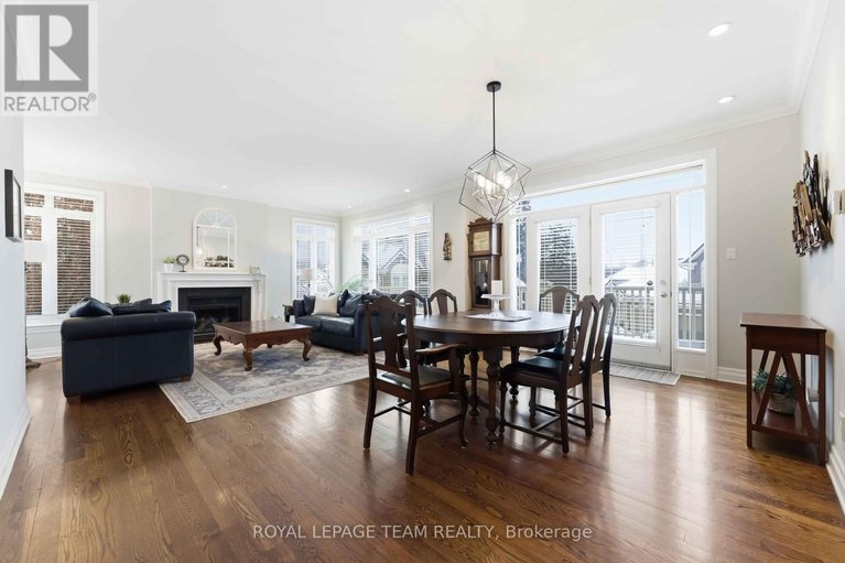 29386110/6-waterford-way/pineglencountry-place/ottawa/ontario/K2E7V4_5